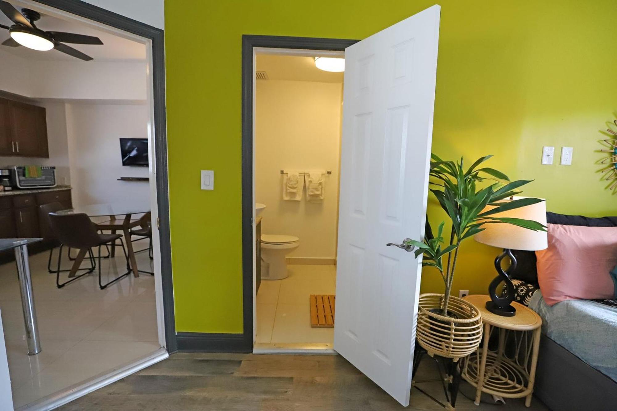 North Beach Steps To Sea Miami Apartment With Free Parking Family And Pet Friendly Miami Beach Exterior photo