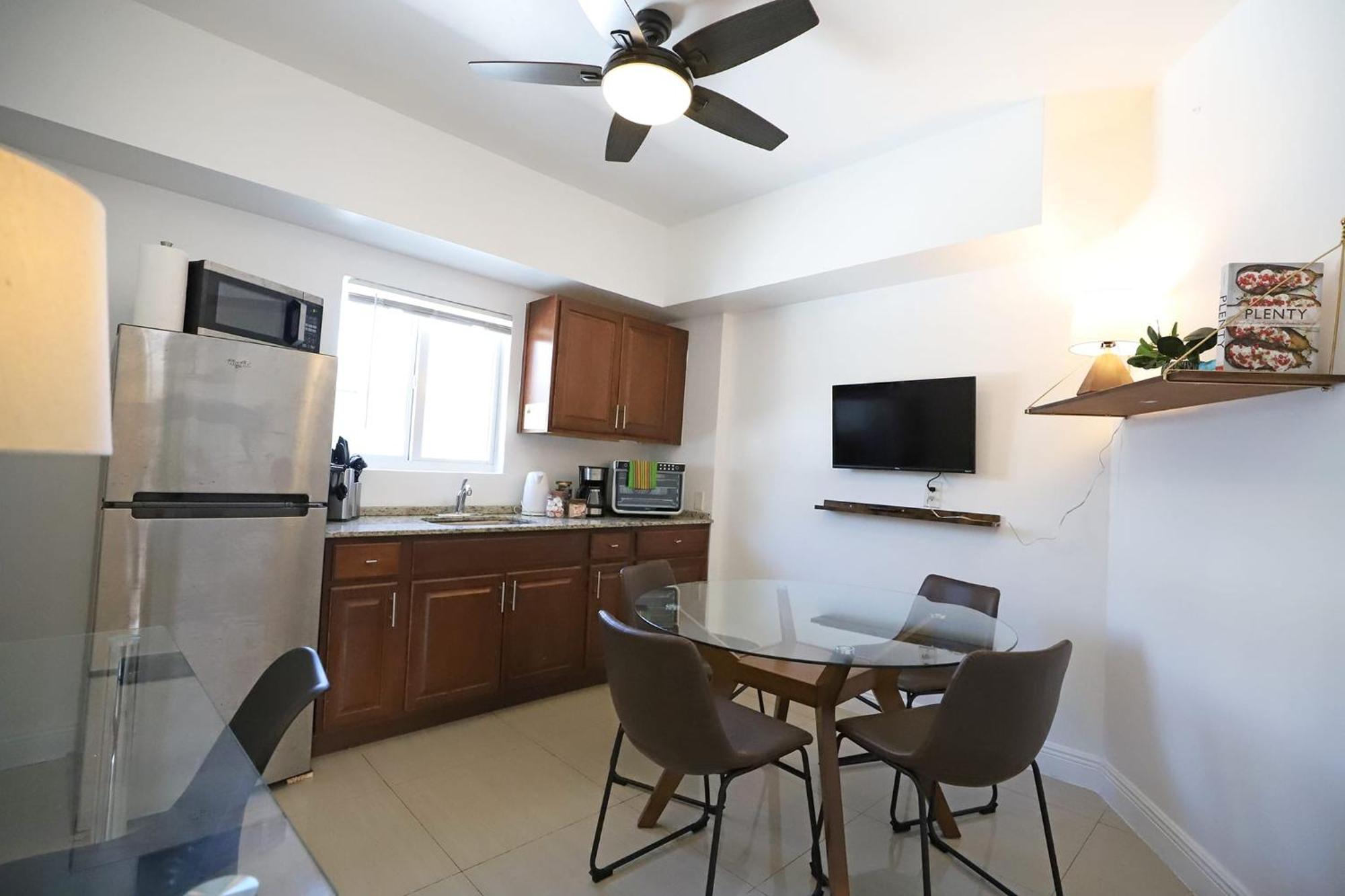 North Beach Steps To Sea Miami Apartment With Free Parking Family And Pet Friendly Miami Beach Exterior photo