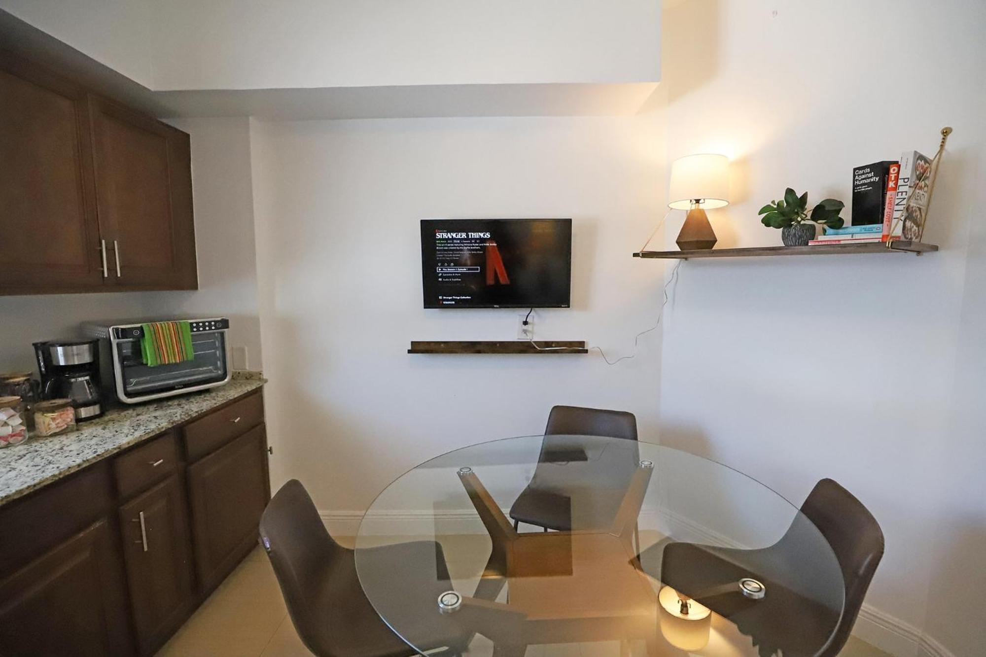 North Beach Steps To Sea Miami Apartment With Free Parking Family And Pet Friendly Miami Beach Exterior photo